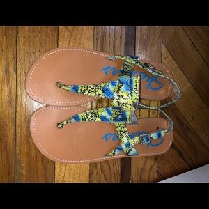 (My $13 deals) skechers multi color sandals size 7